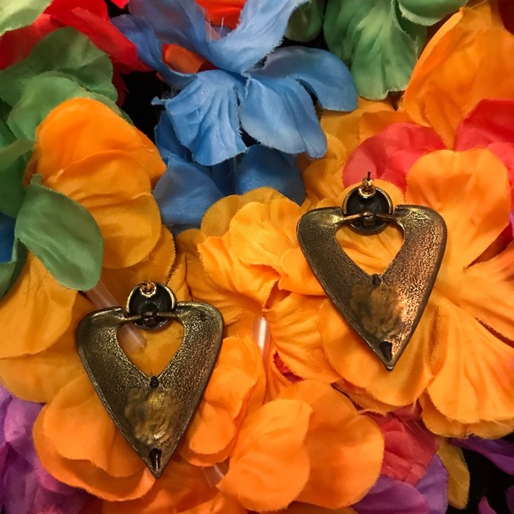 Earrings - Picture 5 of 16